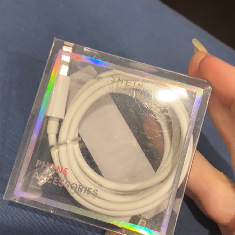 2/15$ 🦋 iPhone chargers